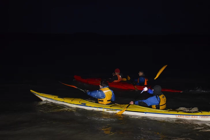 Río Gallegos celebró “La Noche Más Larga” en la costanera con actividades dentro y fuera del agua