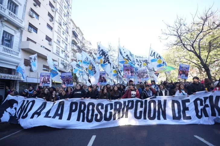Marcha contra la condena a Cristina Kirchner desborda Plaza de Mayo