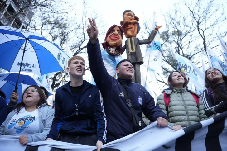 Marcha contra la condena a Cristina Kirchner desborda Plaza de Mayo