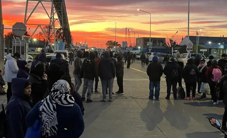 marcha-marineros-puerto-madryn-1-728x444 marcha-marineros-puerto-madryn-1-728x444