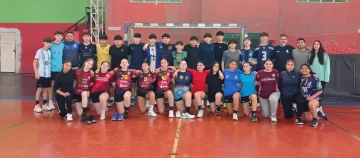 Los cadetes de Handball buscan fondos para viajar a Mendoza Los cadetes de Handball buscan fondos para viajar a Mendoza