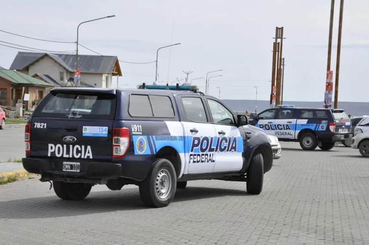 Río Gallegos: Absolvieron a seis policías federales acusados de falsificar viáticos por una cifra millonaria