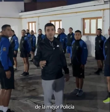 Entrenar a la madrugada: ¿Deportivo Riestra en Pinamar? No, el gobernador Torres y la policía de Chubut Entrenar a la madrugada: ¿Deportivo Riestra en Pinamar? No, el gobernador Torres y la policía de Chubut