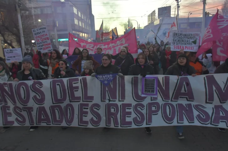 Río Gallegos marchó por el Ni Una Menos: diez años de lucha y un presente marcado por el femicidio de Antonella Aybar