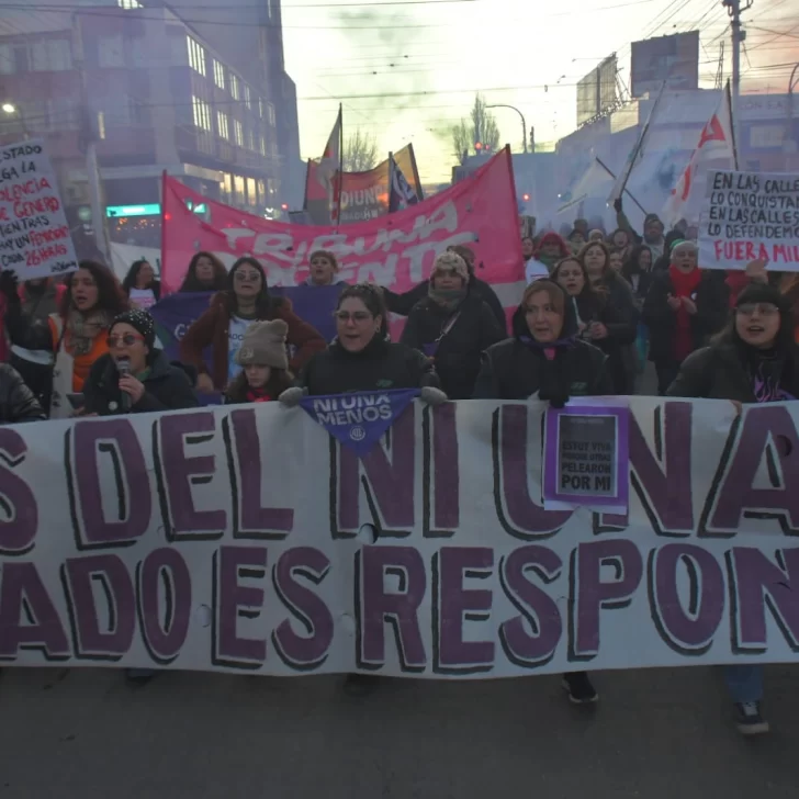 Río Gallegos marchó por el Ni Una Menos: diez años de lucha y un presente marcado por el femicidio de Antonella Aybar