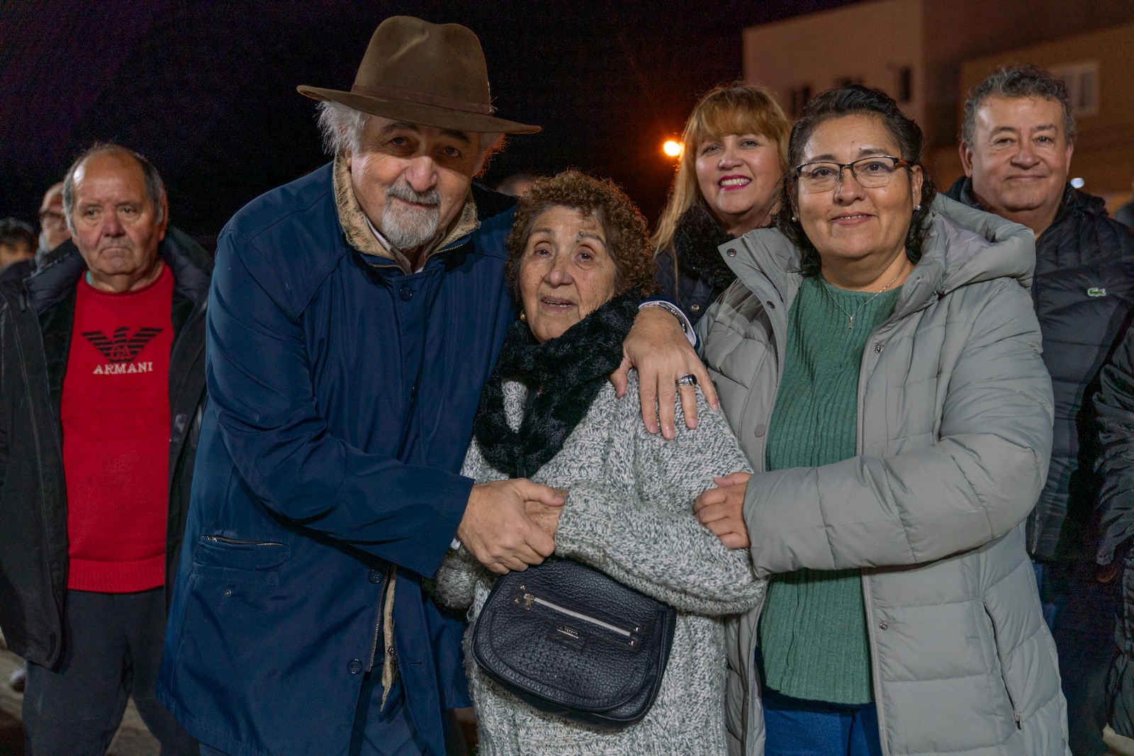 Othar Macharashvili junto a los familiares de Ernesto Vidal.