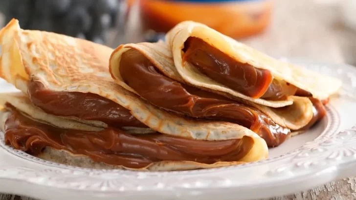 Receta de panqueques con dulce de leche caseros en muy pocos pasos