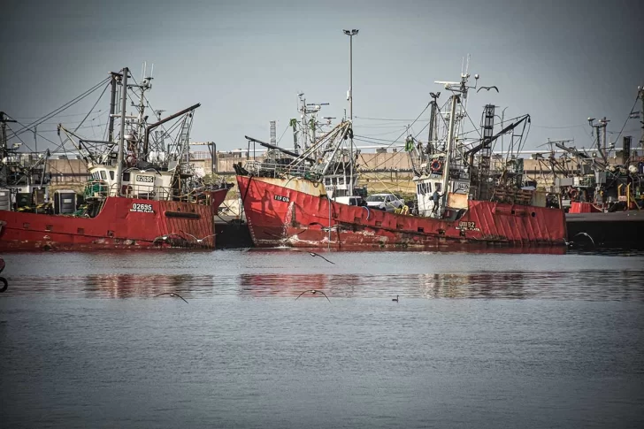  La parálisis de la flota pesquera, impacta cada vez más fuerte en las localidades portuarias.