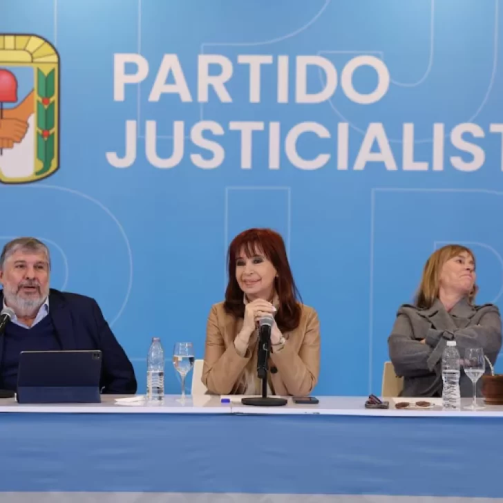 El PJ no marchará a Comodoro Py, pero convocó a un acto en Plaza de Mayo por Cristina Kirchner El PJ no marchará a Comodoro Py, pero convocó a un acto en Plaza de Mayo por Cristina Kirchner