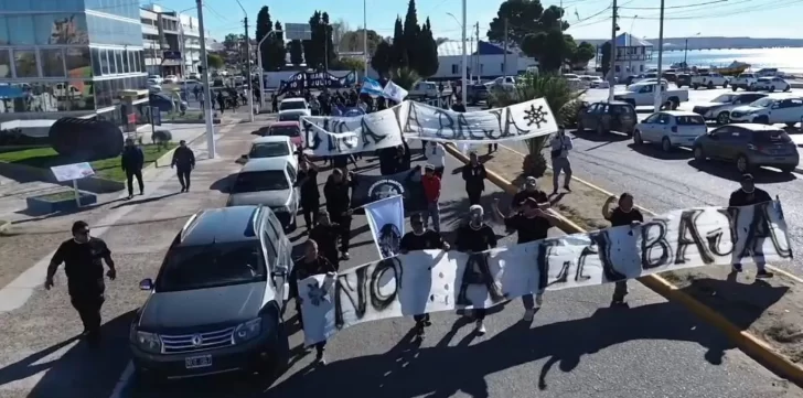  El SOMU llamó a una movilización nacional, este lunes en los puertos pesqueros y en especial Puerto Madryn (imágen), Deseado y Rawson.