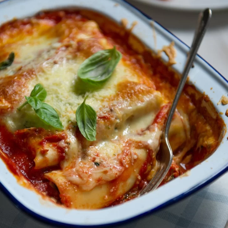 La receta de invierno perfecta: canelones rellenos con muzarella y jamón