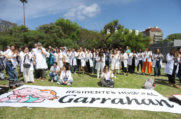 Los médicos residentes del Hospital Garrahan levantaron el paro