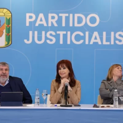 Cristina Kirchner se reúne con senadores del PJ a la espera del fallo de la Corte Suprema