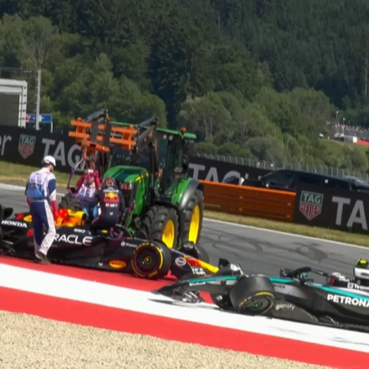 Caos en el GP de Austria F1: Antonelli chocó a Verstappen en la primera vuelta y se incendió el auto de Sainz antes de la largada