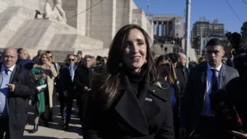 Desde Rosario, Villarruel le envió un mensaje a Milei: “No hay otro lugar en Argentina para estar más que acá” Desde Rosario, Villarruel le envió un mensaje a Milei: “No hay otro lugar en Argentina para estar más que acá”