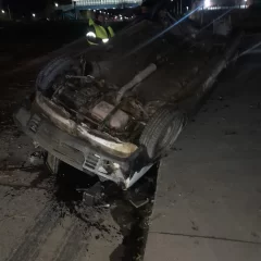 Manejaba borracho, despistó y volcó en la Autovía 17 de Octubre