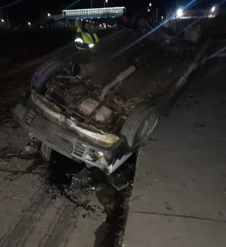 Manejaba borracho, despistó y volcó en la Autovía 17 de Octubre