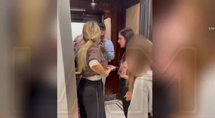 Autorizan a la policía a romper la puerta de Wanda Nara si no entrega a sus hijas