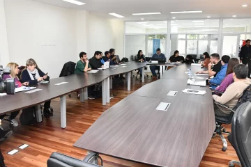 Se reúne la paritaria central, estatales van por el recupero salarial por encima de la inflación Se reúne la paritaria central, estatales van por el recupero salarial por encima de la inflación