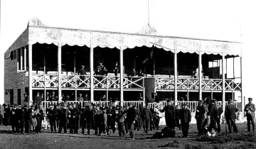 Se llamaba la cancha del ex hipódromo y vivió los primeros años del deporte galleguense Se llamaba la cancha del ex hipódromo y vivió los primeros años del deporte galleguense