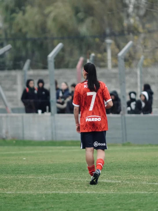  Con la 7 en la espalda, Agostina juega en Independiente desde el año 2024.