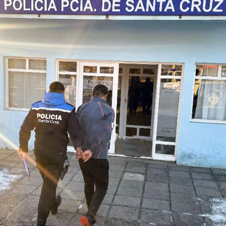 Lo sorprendieron forzando una ventana, escapó en bici y lo atraparon borracho Lo sorprendieron forzando una ventana, escapó en bici y lo atraparon borracho