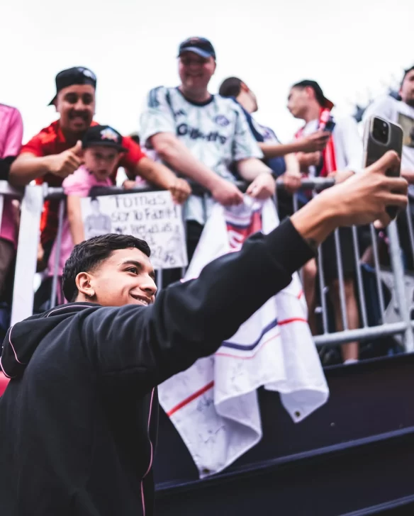  Uno de los buscados por los fanáticos en Boston.