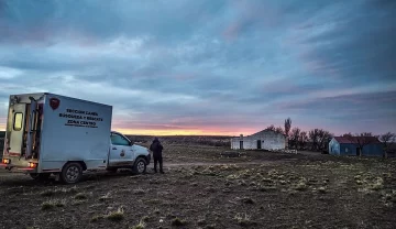 Rescataron a un peón que estuvo perdido durante nueve días en la fría estepa de Santa Cruz Rescataron a un peón que estuvo perdido durante nueve días en la fría estepa de Santa Cruz