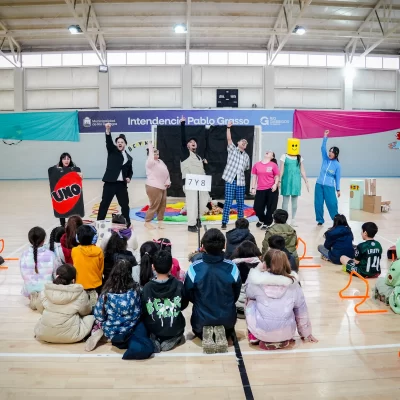 Con casi 1000 niños y niñas, comenzaron las Colonias de Invierno en los gimnasios municipales de Río Gallegos