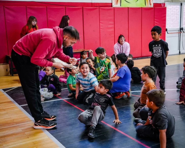 Con casi 1000 niños y niñas, comenzaron las Colonias de Invierno en los gimnasios municipales de Río Gallegos