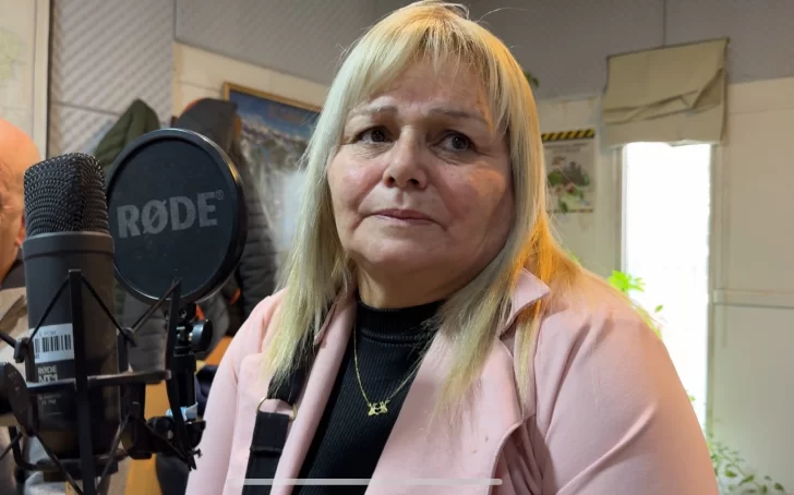  Elsa Peralta, hablando con los medios locales. (FOTO: SEÑAL CALAFATE)