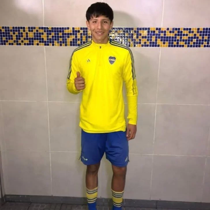 Eros Herrera, el caletense que con 16 años fue convocado por Boca Juniors: “Soñá hijo, que los sueños se cumplen” Eros Herrera, el caletense que con 16 años fue convocado por Boca Juniors: “Soñá hijo, que los sueños se cumplen”