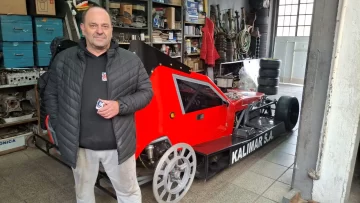 Félix “Garrafa” Ríquez compro nuevo auto para la TC5000