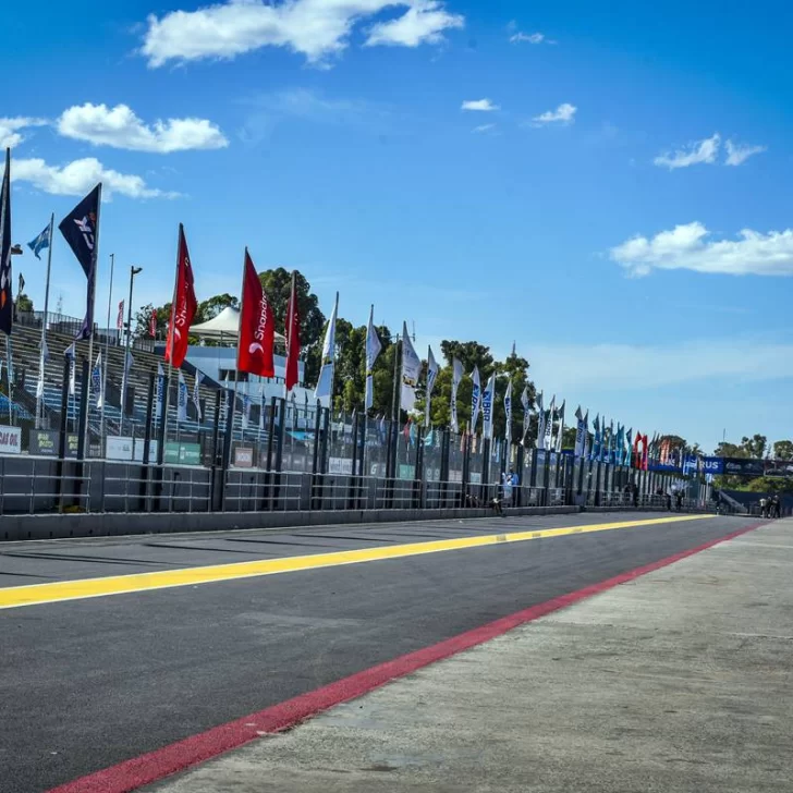 Los pilotos se preparan para la carrera de los “300”