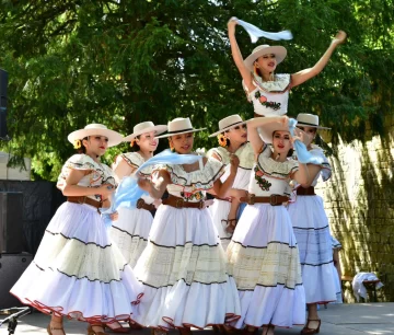 Escuela Municipal de Danzas “General Las Heras” se presentará en el Festival Internacional de Niños “Gauargi 2025” Escuela Municipal de Danzas “General Las Heras” se presentará en el Festival Internacional de Niños “Gauargi 2025”