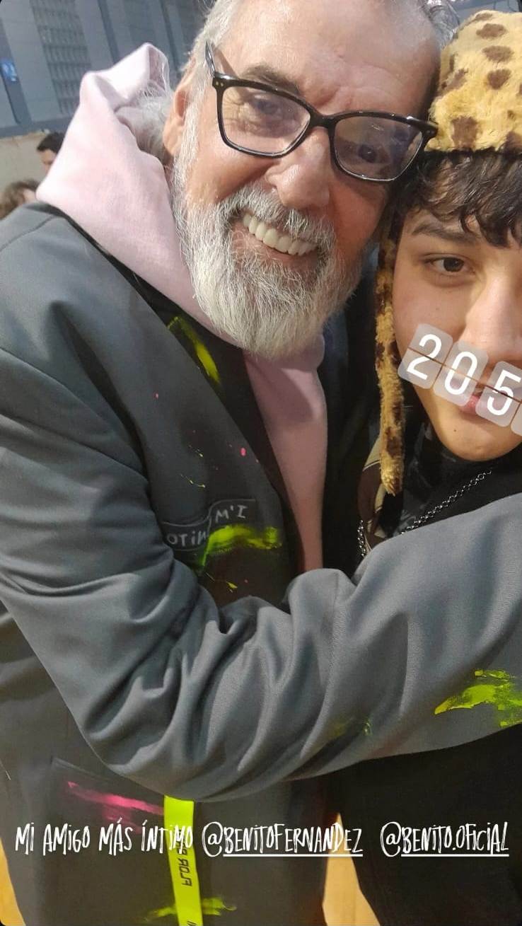  Felipe Ortega tuvo la oportunidad de conocer y tomarse una foto con el diseñador Benito Fernández.