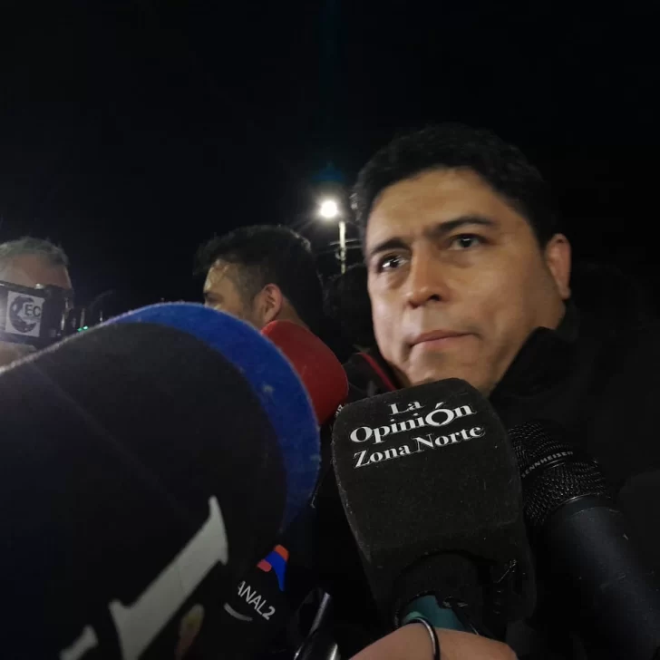 Claudio Vidal en Caleta Olivia: “Son momentos difíciles, pero estamos dando respuestas a los reclamos” Claudio Vidal en Caleta Olivia: “Son momentos difíciles, pero estamos dando respuestas a los reclamos”