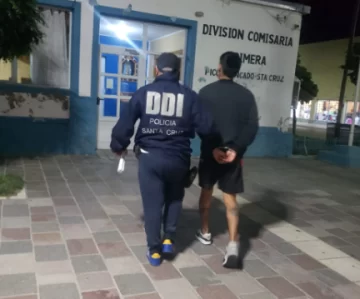 Estafaba a vecinos diciendo que fabricaba portones y rejas pero nunca los hacía Estafaba a vecinos diciendo que fabricaba portones y rejas pero nunca los hacía