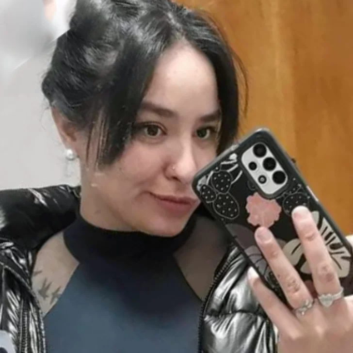 Familiares de Soledad Maidana se manifestaron en el izamiento pidiendo fecha de juicio
