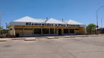 Lo apuñalaron tres veces y le robaron en la terminal de colectivos de Pico Truncado Lo apuñalaron tres veces y le robaron en la terminal de colectivos de Pico Truncado