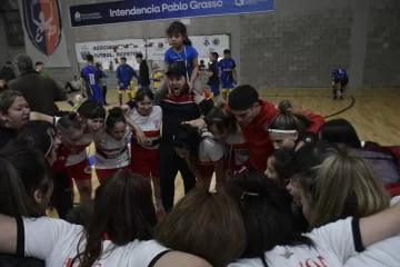 Huracán Santacruceño busca ayuda para poder viajar al Nacional de Futsal Femenino en Bariloche