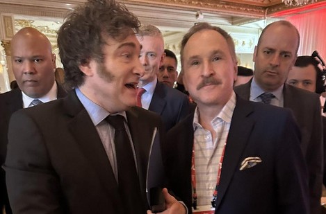  Lamelas junto al presidente Javier Milei, en uno de los viajes a Estados Unidos.