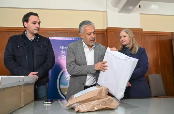  Momento de la apertura de sobres de la licitación.