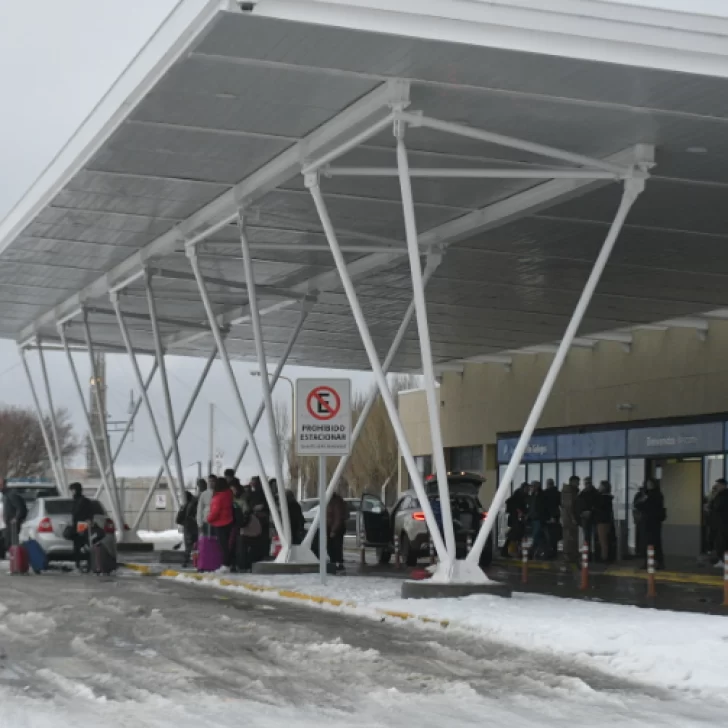 Más de 15 mil pasajeros afectados por el paro de controladores aéreos Más de 15 mil pasajeros afectados por el paro de controladores aéreos