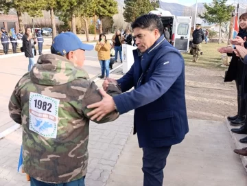 Claudio Vidal en el Día de la Independencia desde Lago Posadas: “Federalismo real es construir patria desde cada rincón”