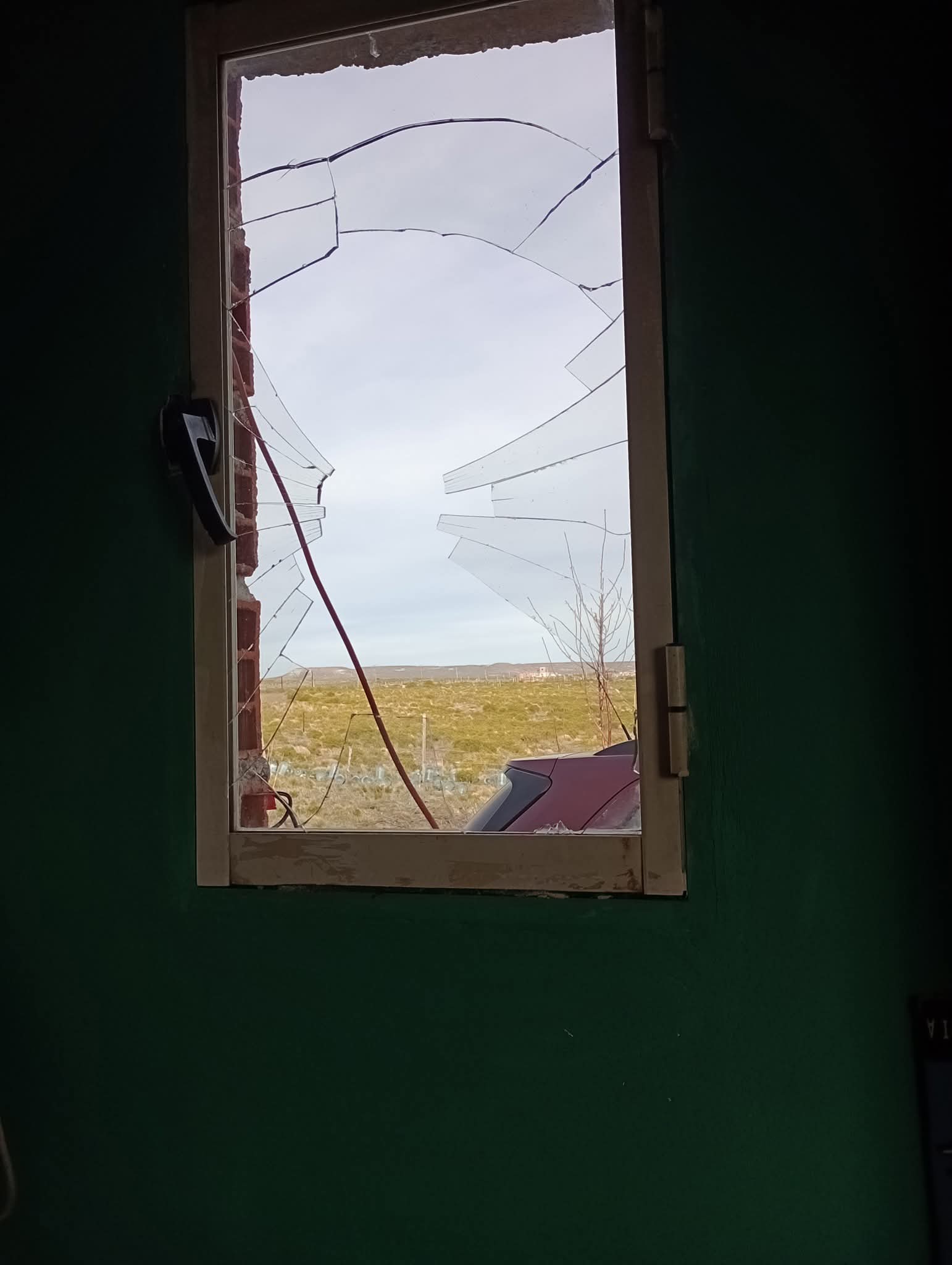  Destrozaron aberturas que habían sido donadas.