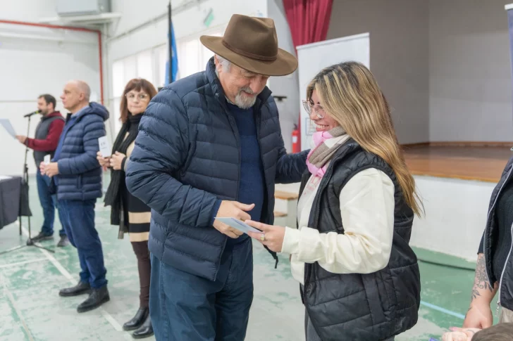 ENTREGA-FAEM-COMODORO-RIVADAVIA-2-728x485
