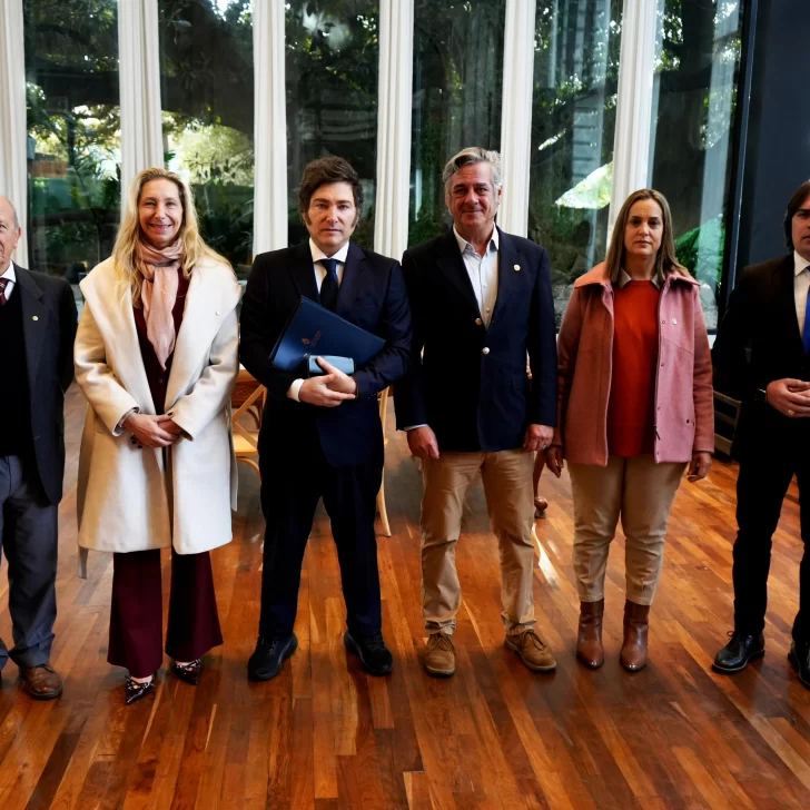Milei se reunió con el titular de la Sociedad Rural Argentina y referentes de la Mesa de Enlace