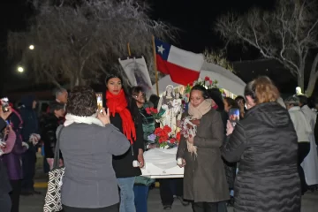 Con una emotiva procesión, los fieles celebraron a “Nuestra Señora del Carmen” Con una emotiva procesión, los fieles celebraron a “Nuestra Señora del Carmen”