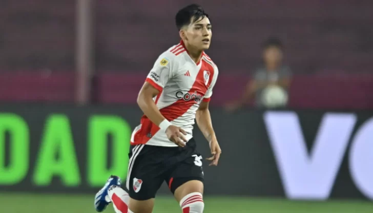 Polémica por mensajes del padre de Ian Subiabre durante la goleada de River ante Instituto: “Sos un payaso…”
